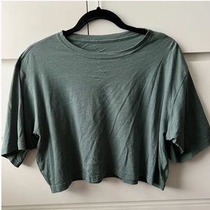 Crop lulu lemon shirt